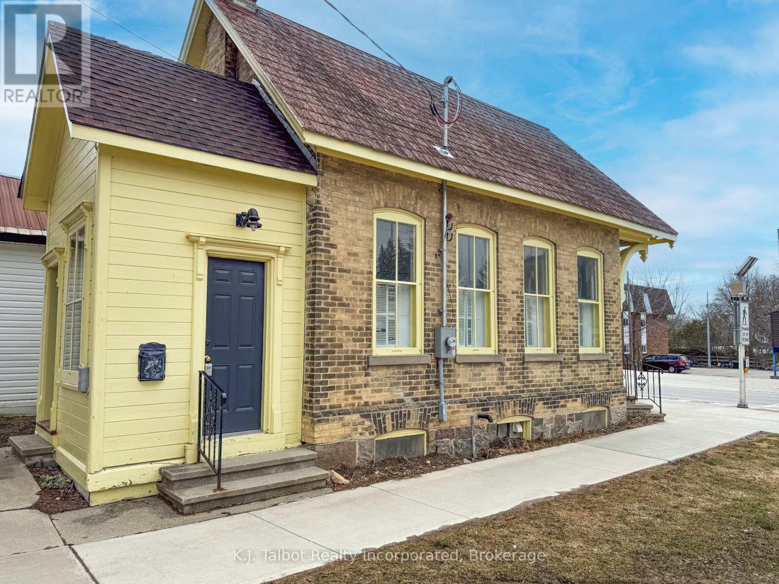 79 Albert Street, Central Huron, Ontario  N0M 1L0 - Photo 2 - X12459832