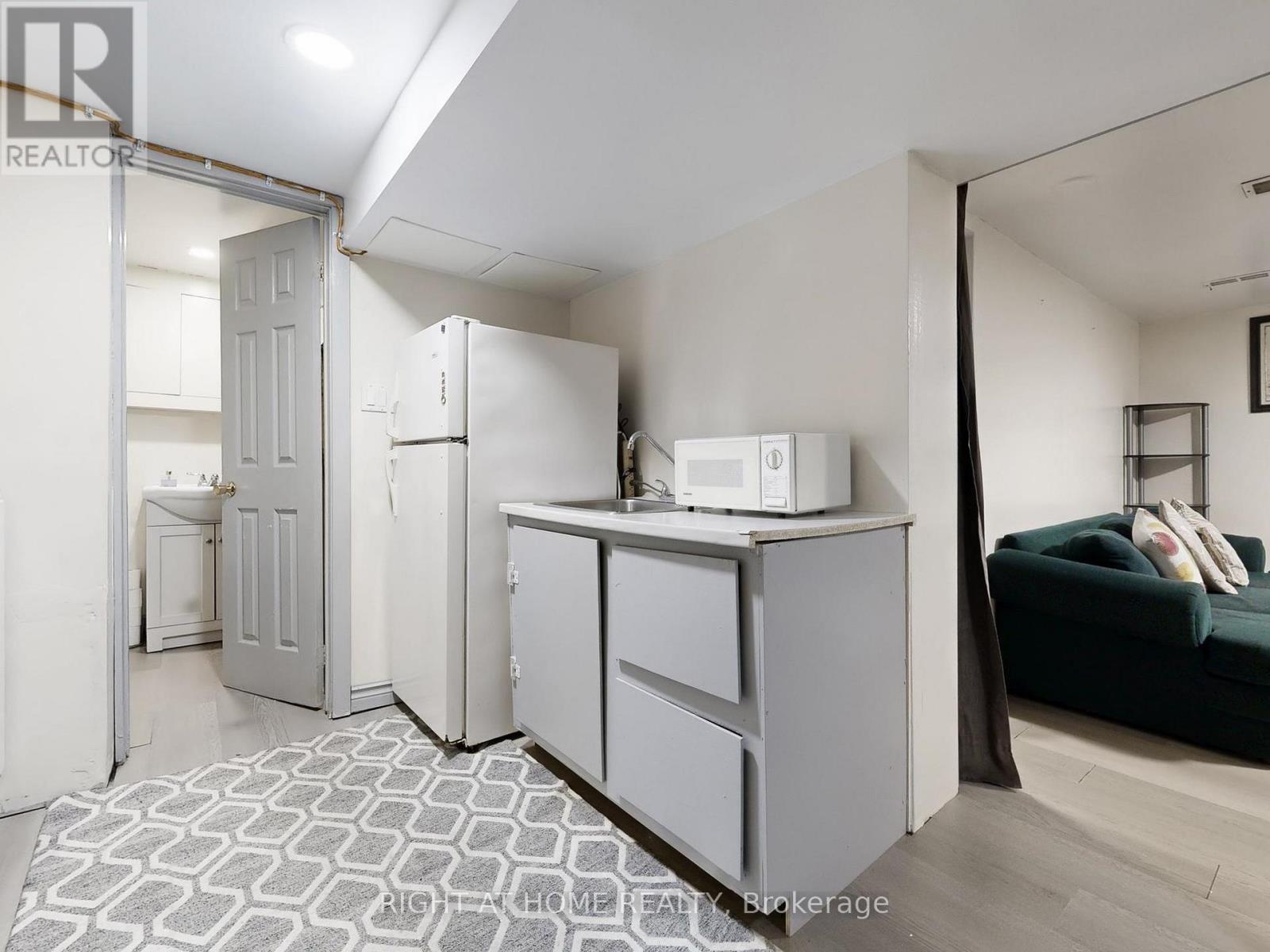 46 Glenshephard Drive, Toronto, Ontario  M1K 4N3 - Photo 36 - E12875172