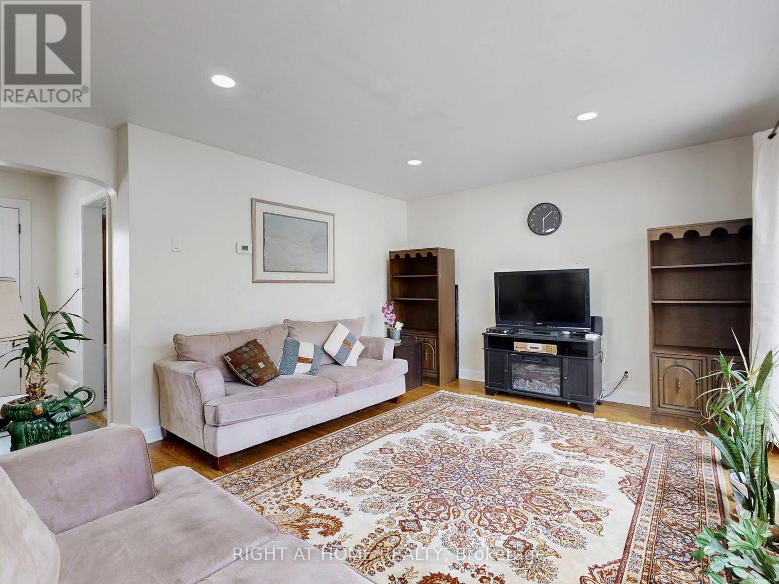 46 Glenshephard Drive, Toronto, Ontario  M1K 4N3 - Photo 13 - E12875172