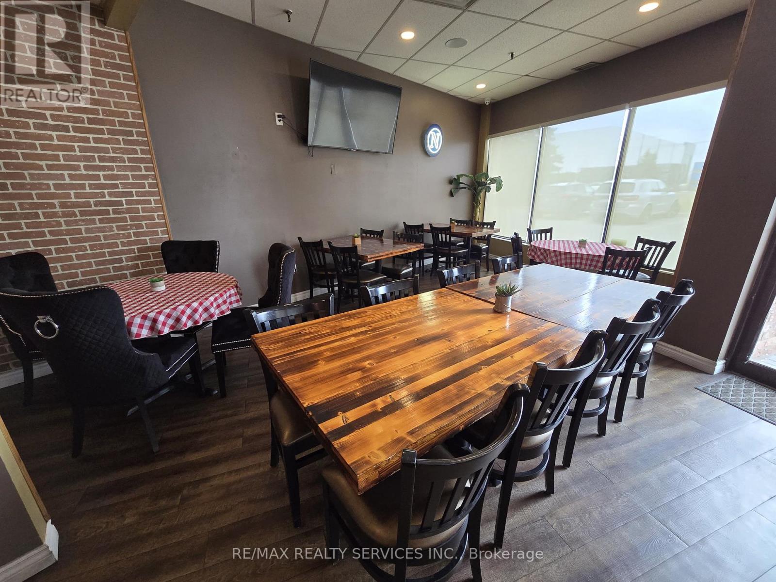 30 - 19- Kenview Boulevard, Brampton, Ontario  L6T 5G6 - Photo 9 - W12905436