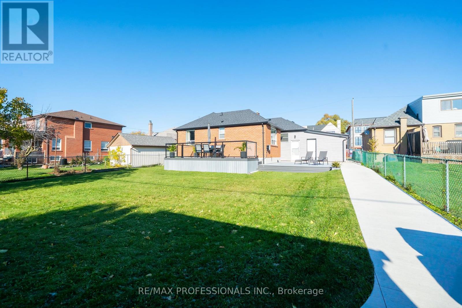 745 Glengrove Avenue W, Toronto, Ontario  M6B 2J7 - Photo 46 - W12910082