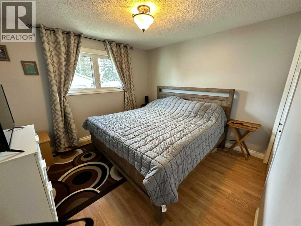 3641 44 Street, Ponoka, Alberta  T4J 1A6 - Photo 6 - A2295348