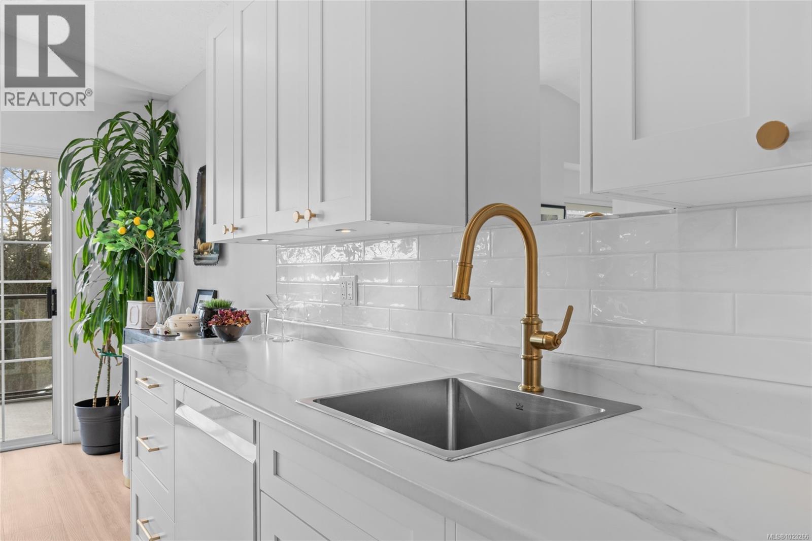 19 901 Kentwood Lane, Saanich, British Columbia  V8Y 2Y6 - Photo 12 - 1023266