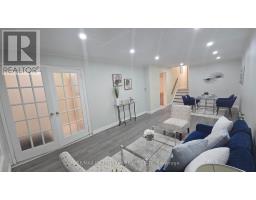 120 DUNCANWOODS DRIVE, Toronto, Ontario