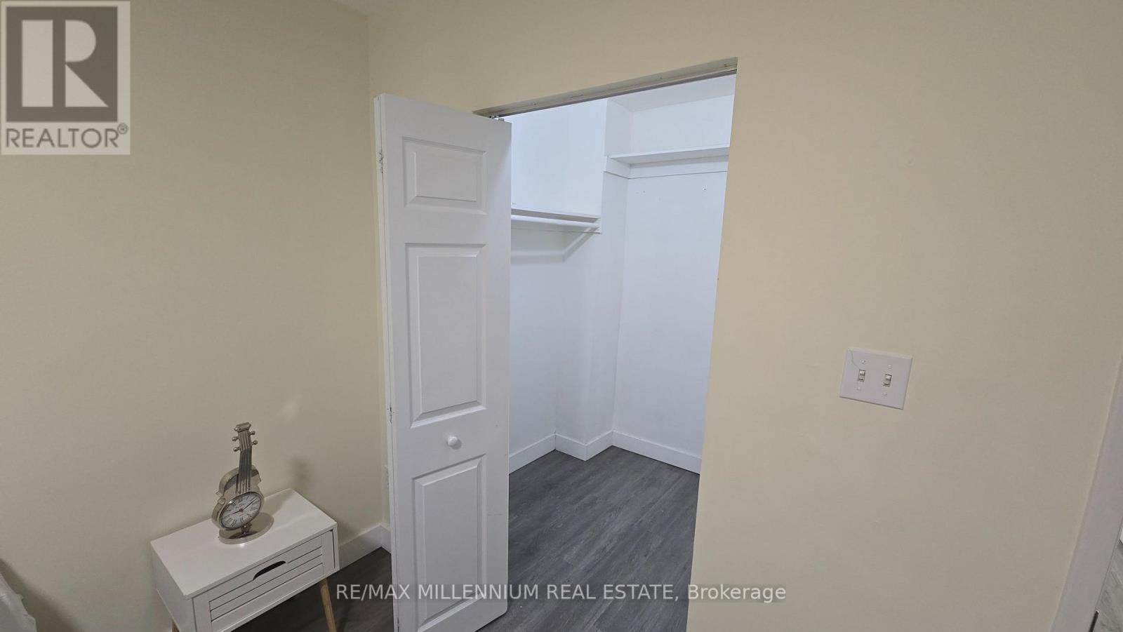 120 Duncanwoods Drive, Toronto, Ontario  M9L 2E1 - Photo 24 - W12769296