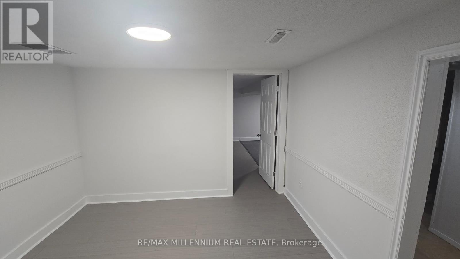 120 Duncanwoods Drive, Toronto, Ontario  M9L 2E1 - Photo 27 - W12769296