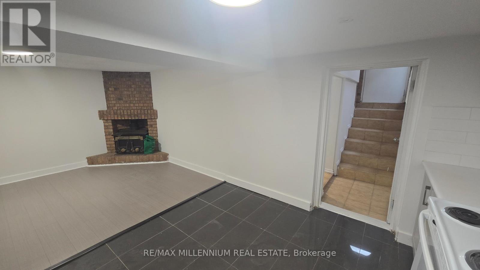 120 Duncanwoods Drive, Toronto, Ontario  M9L 2E1 - Photo 32 - W12769296