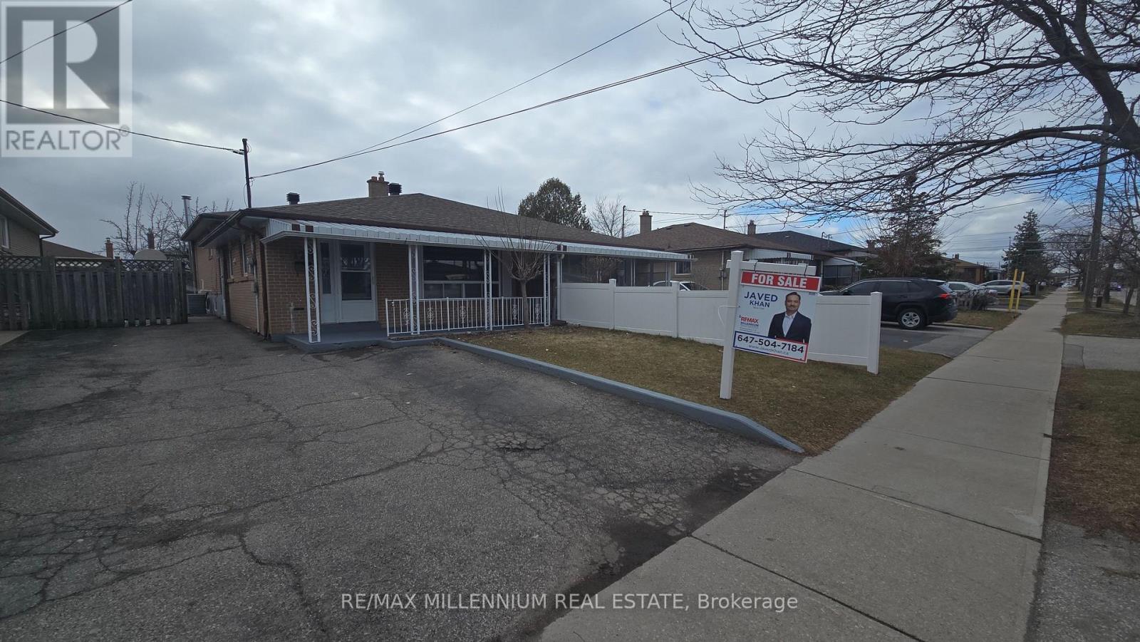120 Duncanwoods Drive, Toronto, Ontario  M9L 2E1 - Photo 36 - W12769296