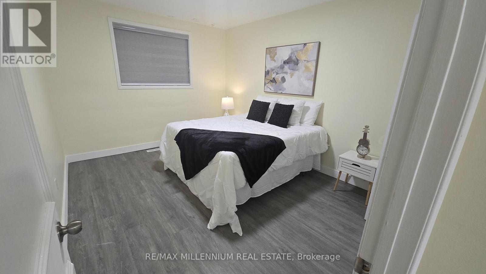 120 Duncanwoods Drive, Toronto, Ontario  M9L 2E1 - Photo 25 - W12769296