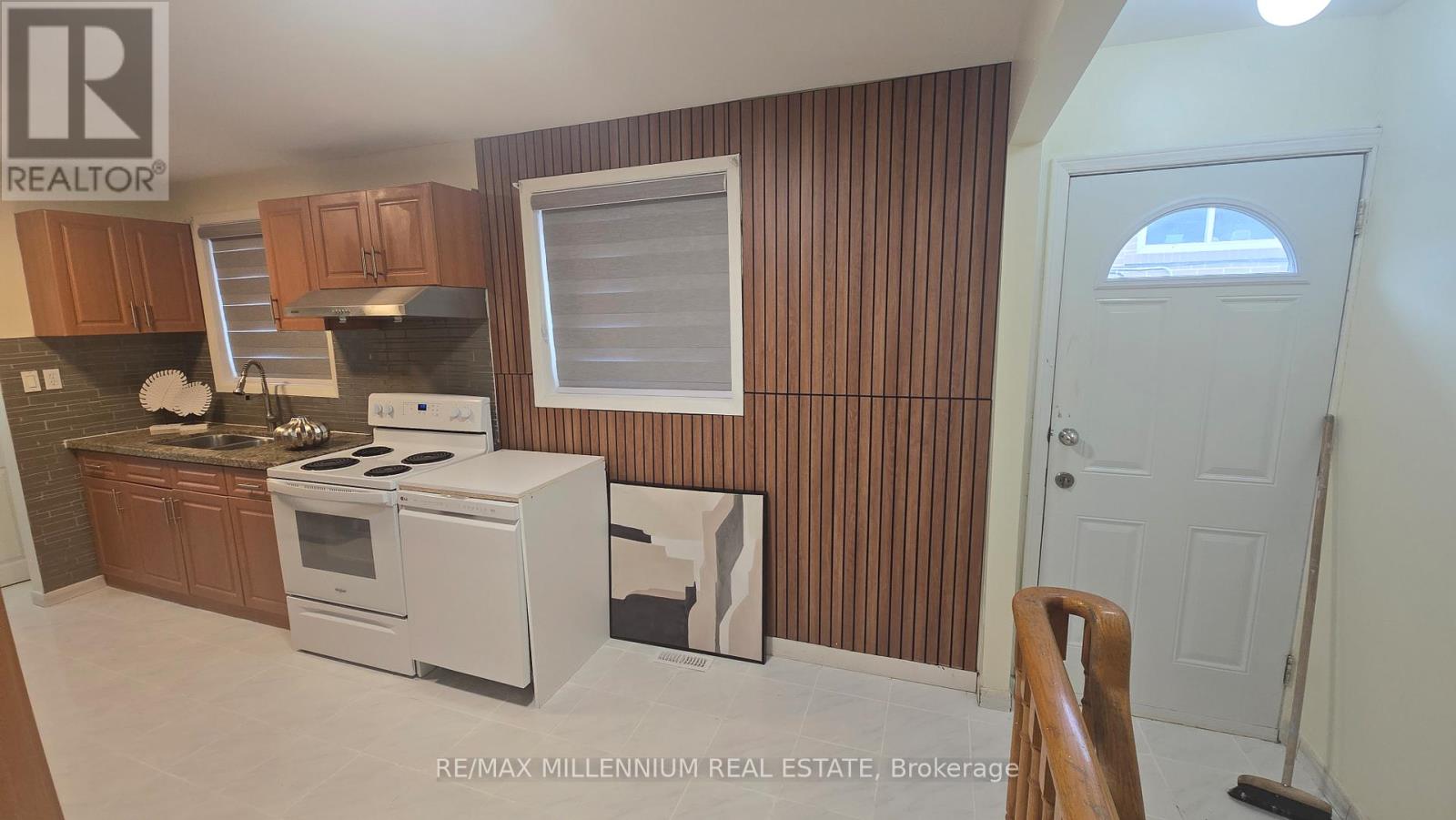 120 Duncanwoods Drive, Toronto, Ontario  M9L 2E1 - Photo 12 - W12769296