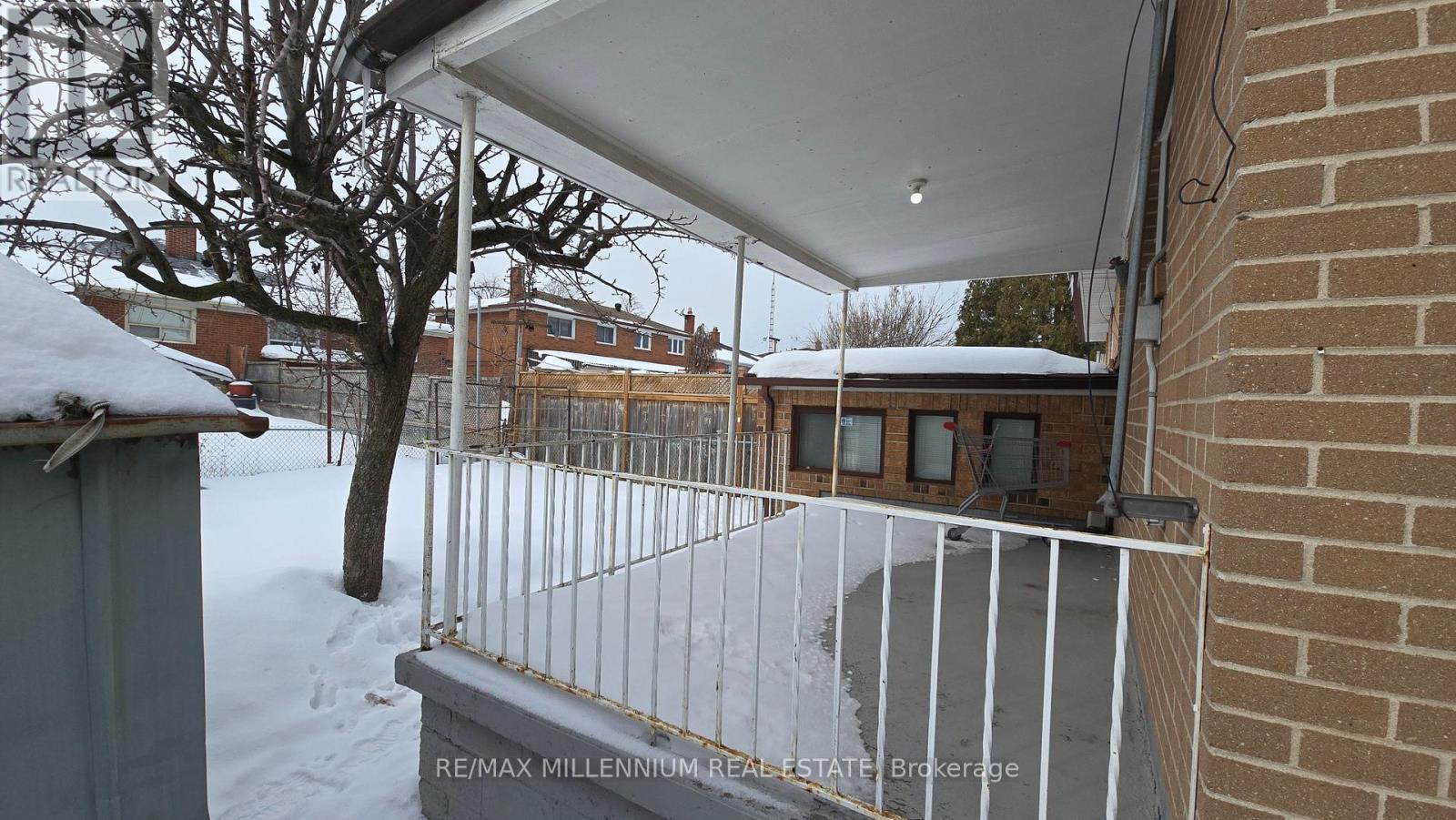 120 Duncanwoods Drive, Toronto, Ontario  M9L 2E1 - Photo 34 - W12769296