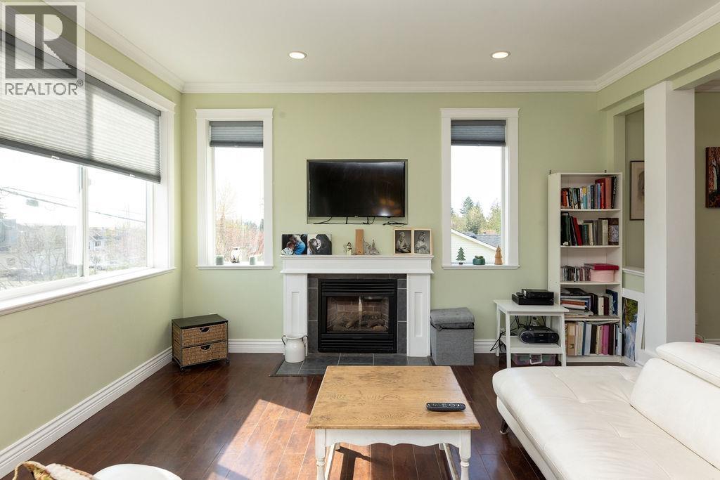 787 North Road, Gibsons, British Columbia  V0N 1V9 - Photo 12 - R3095163