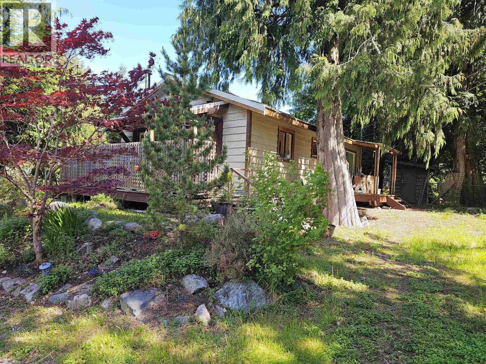 12649 Merrill Crescent, Pender Harbour, British Columbia  V0N 2H1 - Photo 3 - R3102788