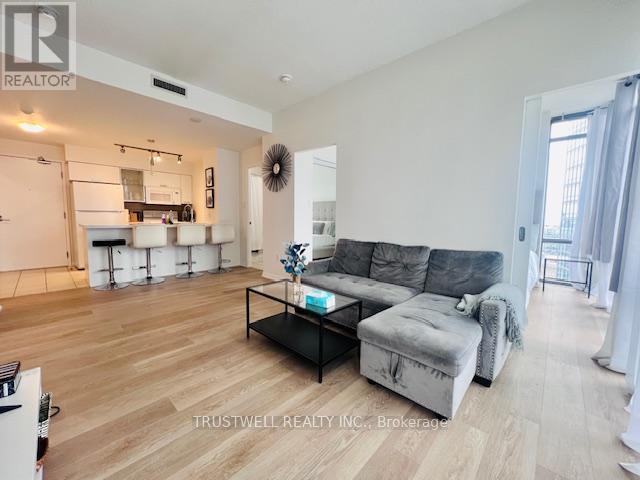 2601 - 38 Grenville Street, Toronto, Ontario  M4Y 1A5 - Photo 10 - C12912574