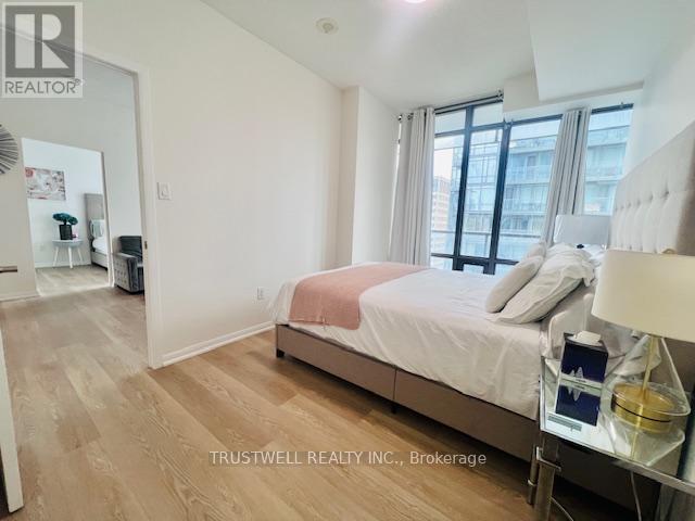 2601 - 38 Grenville Street, Toronto, Ontario  M4Y 1A5 - Photo 15 - C12912574