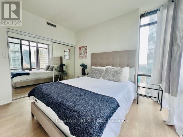 2601 - 38 Grenville Street, Toronto, Ontario  M4Y 1A5 - Photo 19 - C12912574