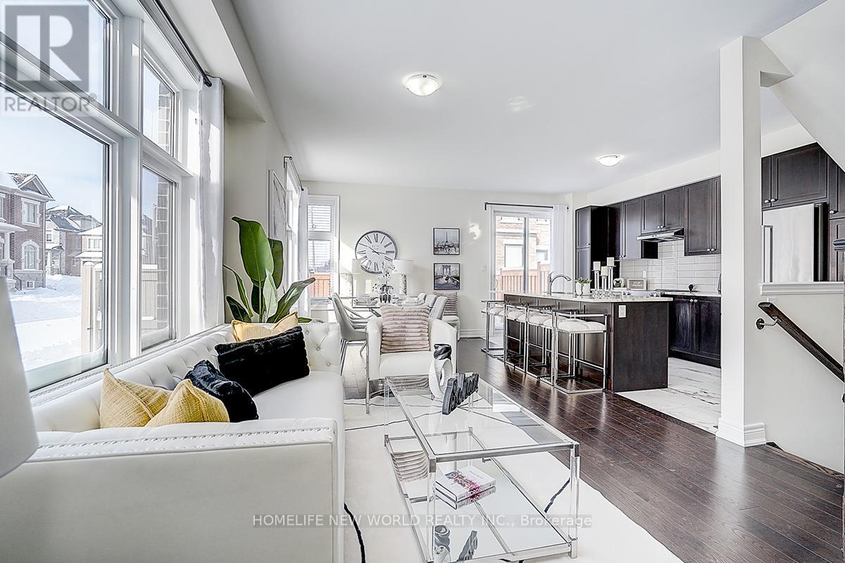 2 Hercules Club Drive, Richmond Hill, Ontario  L4E 1K6 - Photo 6 - N12837232