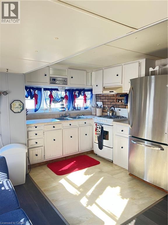 92 Clubhouse Road Unit# 35, Turkey Point, Ontario  N0E 1T0 - Photo 11 - 40814477