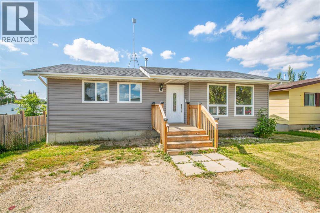 216 2 Street E, Lashburn, Saskatchewan