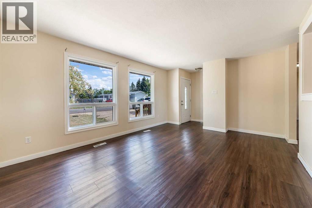 216 2 Street E, Lashburn, Saskatchewan  S0M 1H0 - Photo 3 - A2294918