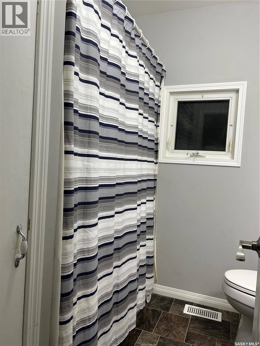 516 First Avenue E, Lampman, Saskatchewan  S0C 1N0 - Photo 26 - SK010303