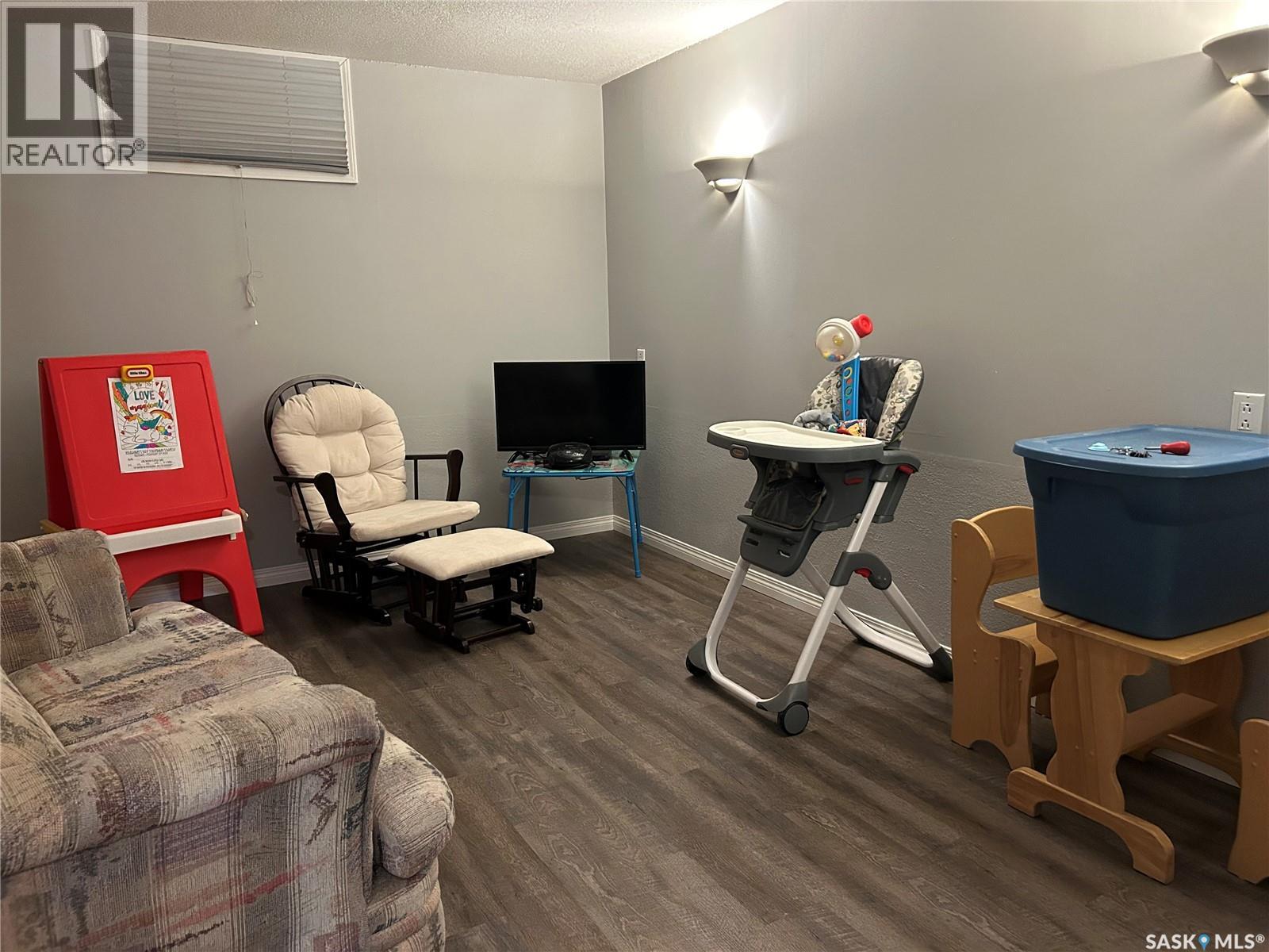 516 First Avenue E, Lampman, Saskatchewan  S0C 1N0 - Photo 31 - SK010303