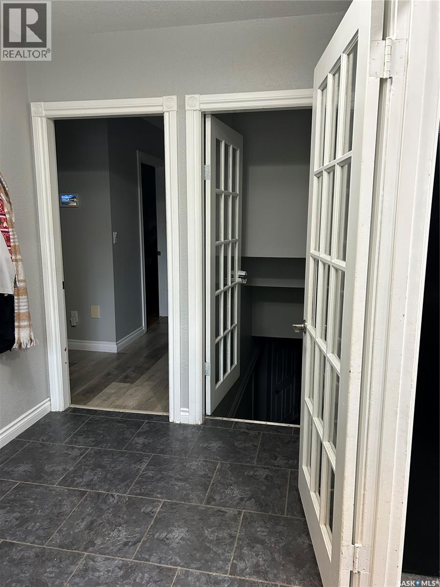 516 First Avenue E, Lampman, Saskatchewan  S0C 1N0 - Photo 29 - SK010303