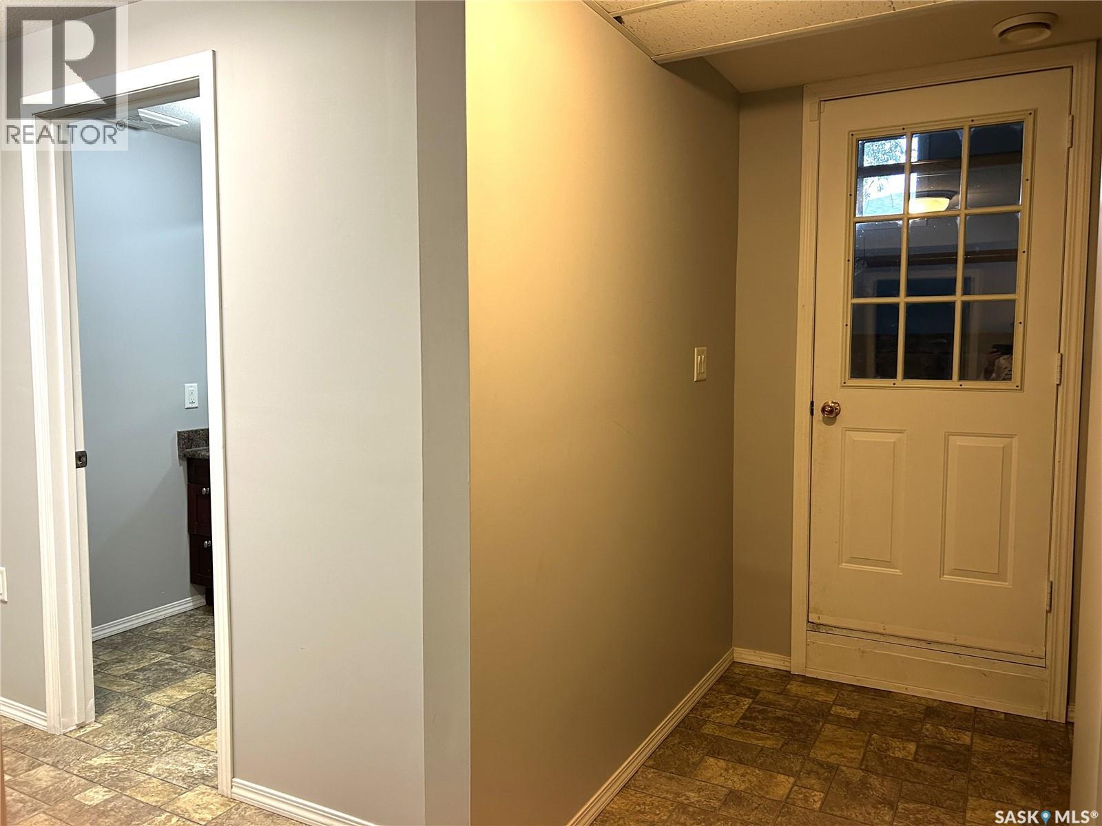 516 First Avenue E, Lampman, Saskatchewan  S0C 1N0 - Photo 41 - SK010303