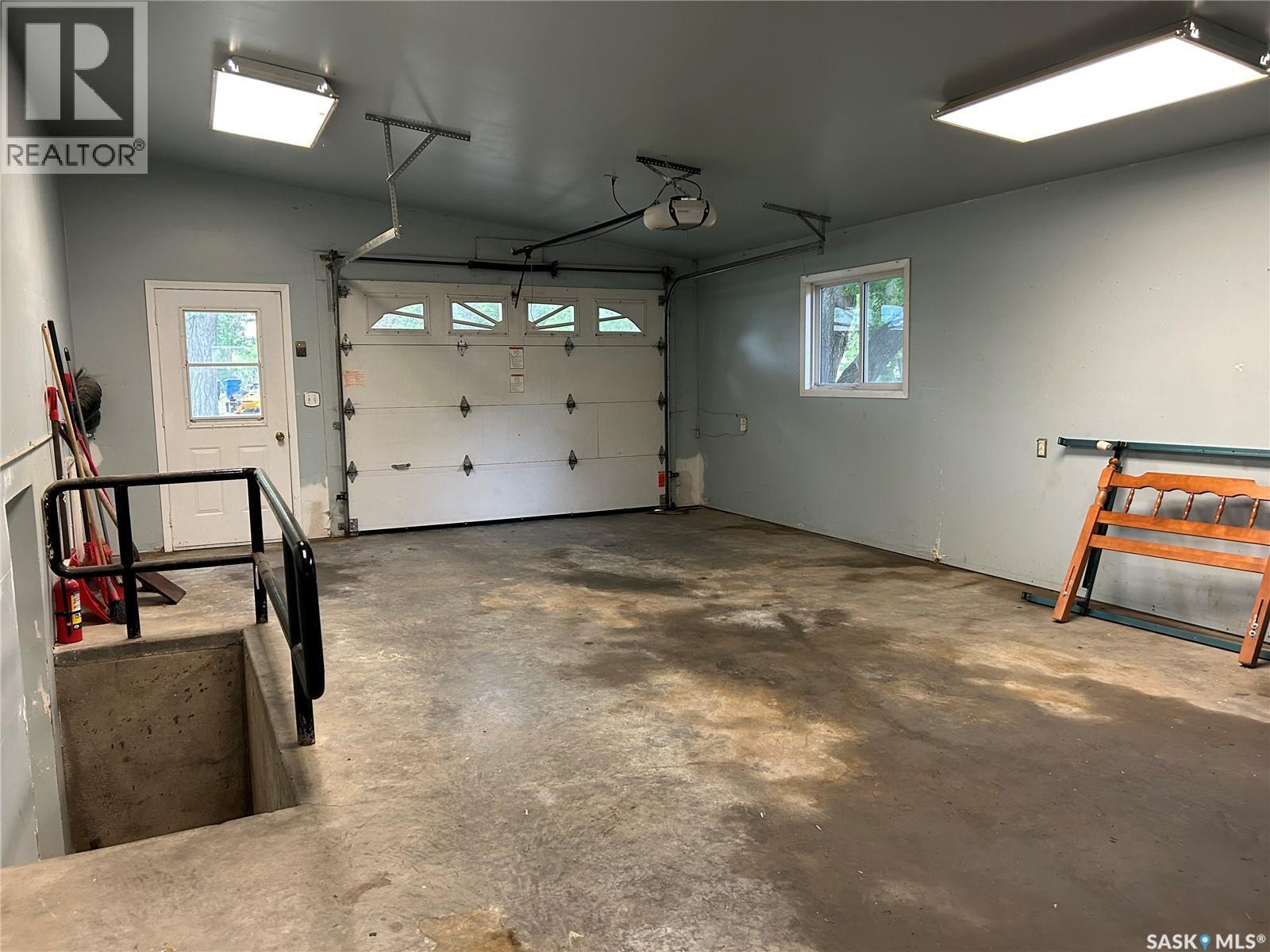 516 First Avenue E, Lampman, Saskatchewan  S0C 1N0 - Photo 42 - SK010303