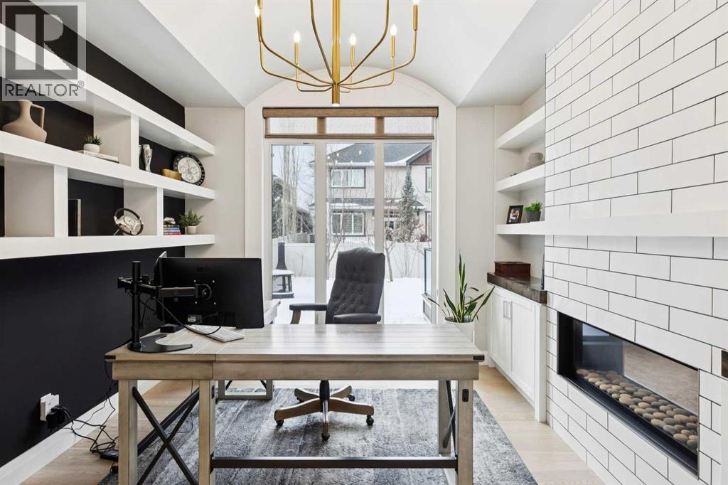 1035 73 Street Sw, Calgary, Alberta  T3H 0S2 - Photo 3 - A2287942