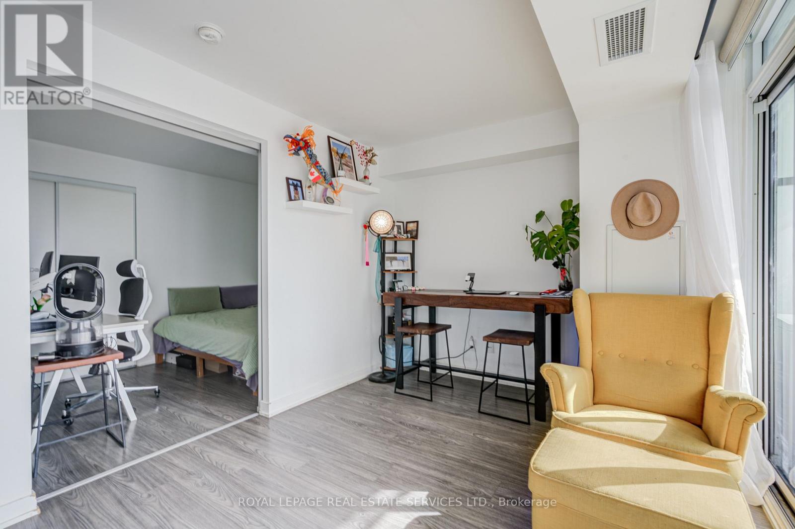 901 - 160 Flemington Road, Toronto, Ontario  M6A 0A9 - Photo 19 - W12904254