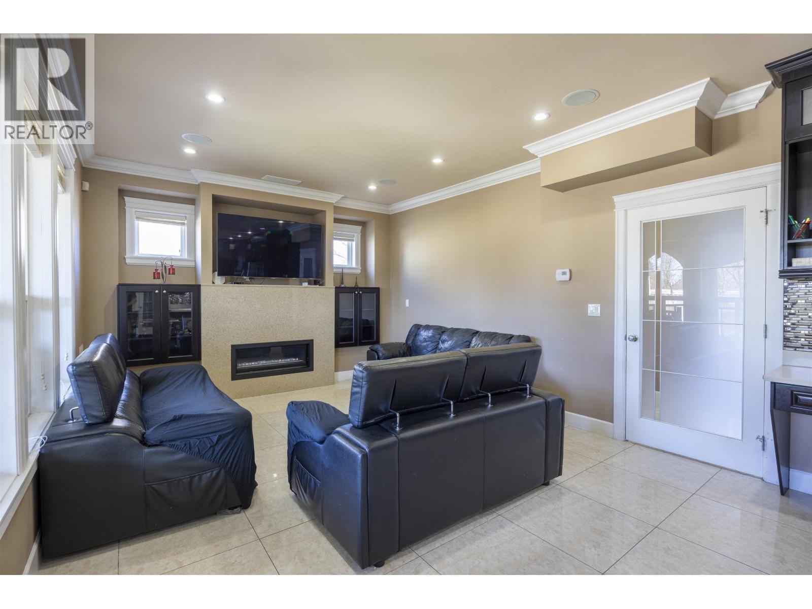 7851 Canada Way, Burnaby, British Columbia  V3N 3K8 - Photo 9 - R3102665