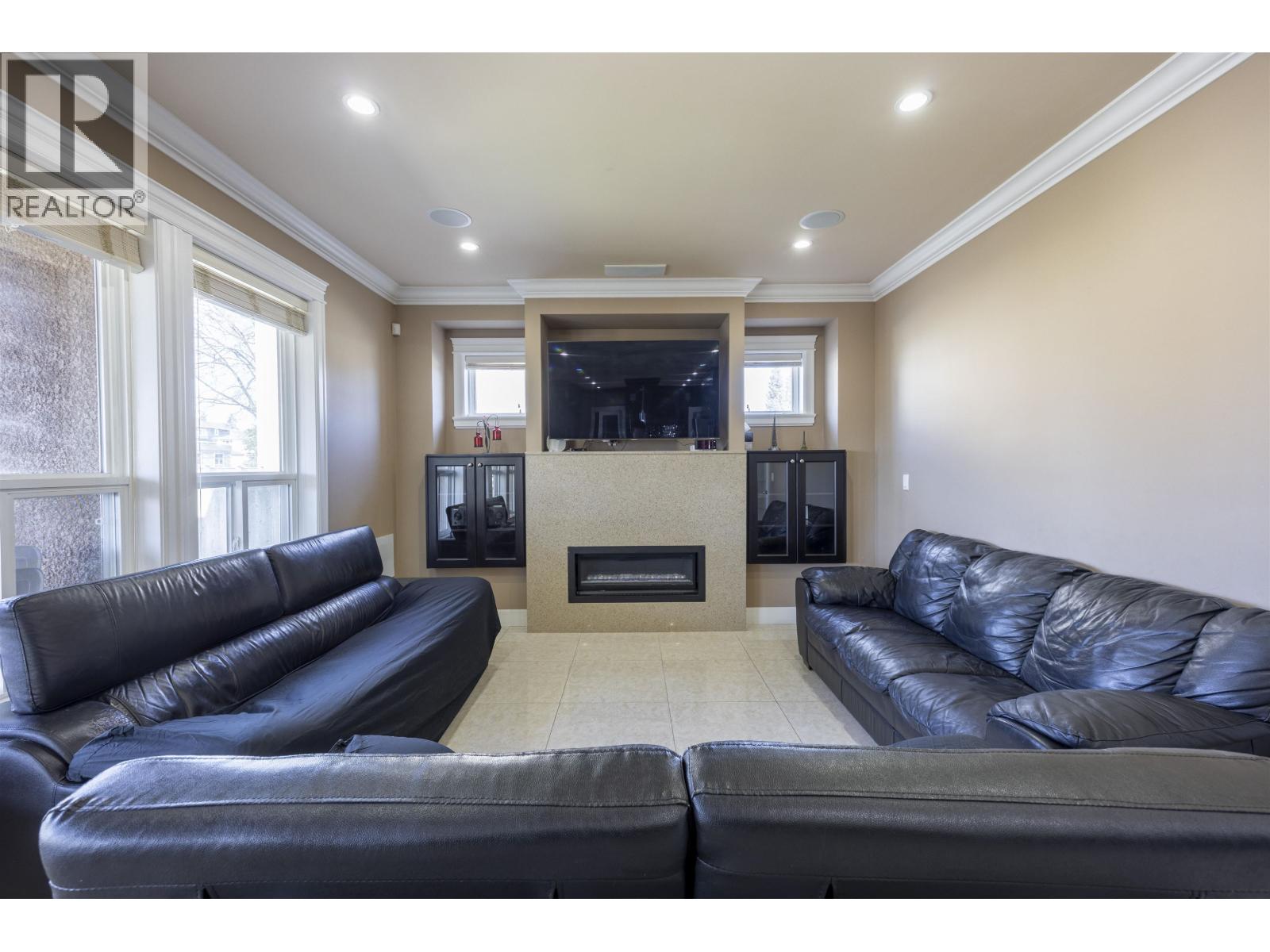 7851 Canada Way, Burnaby, British Columbia  V3N 3K8 - Photo 8 - R3102665