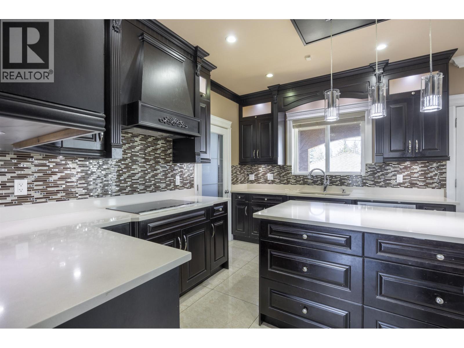 7851 Canada Way, Burnaby, British Columbia  V3N 3K8 - Photo 12 - R3102665