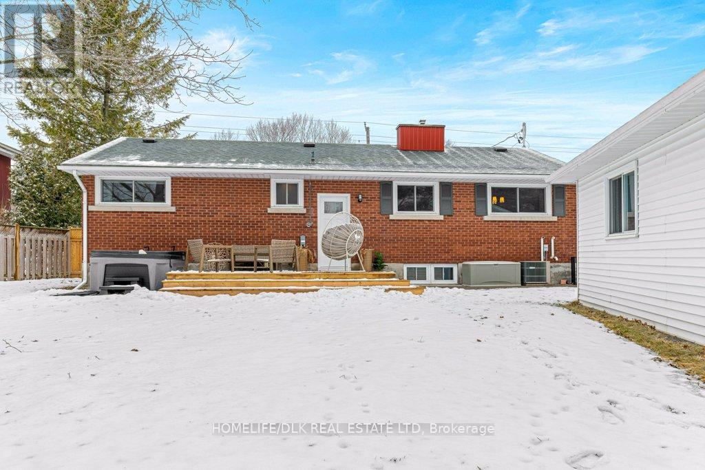 29 Crawford Street, Brockville, Ontario  K6V 1S2 - Photo 6 - X12912594