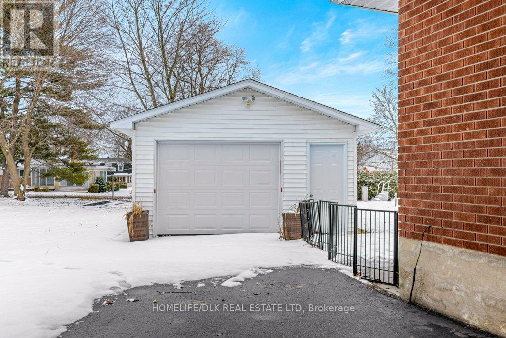 29 Crawford Street, Brockville, Ontario  K6V 1S2 - Photo 9 - X12912594