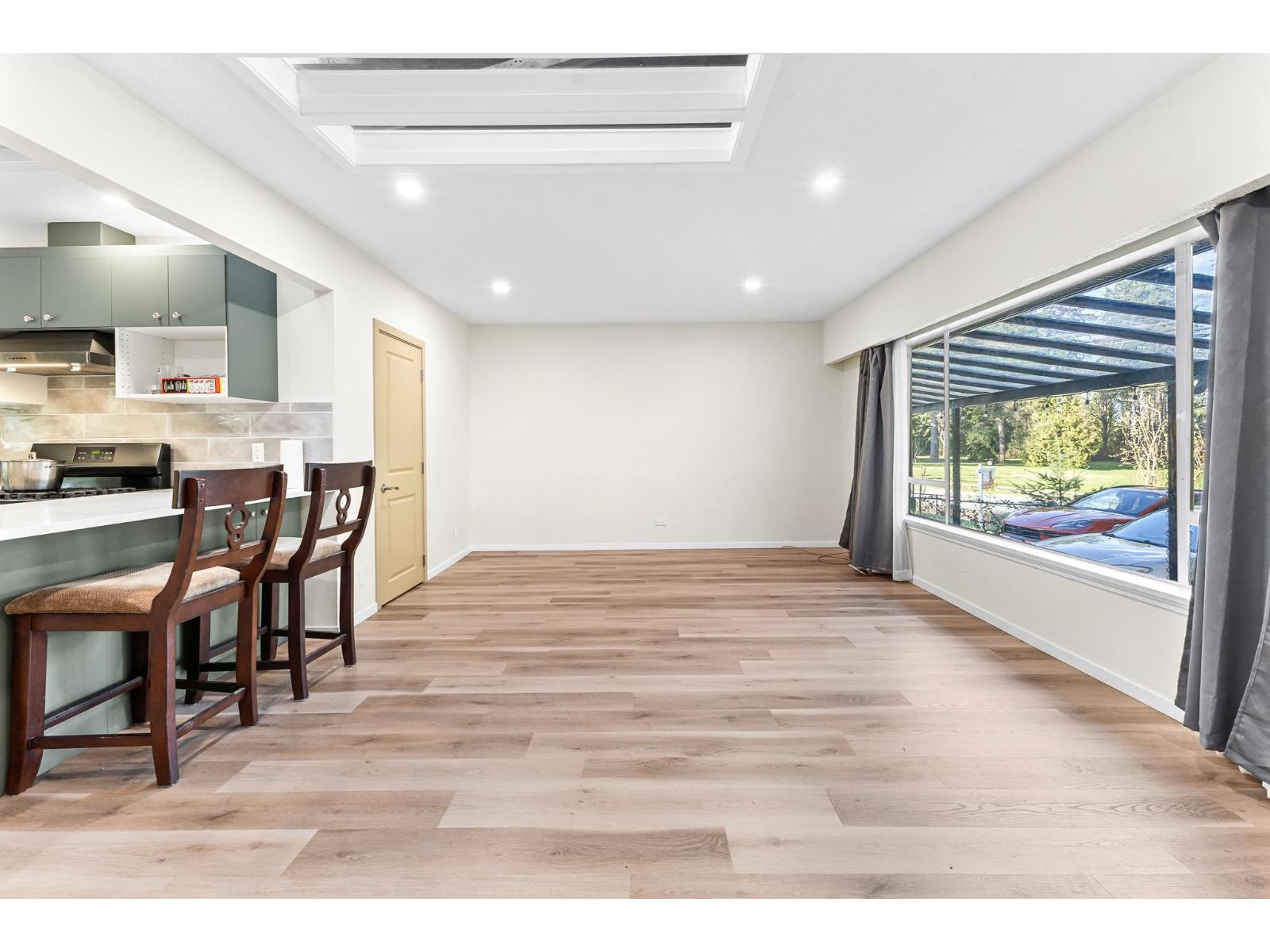 12930 Old Yale Road, Surrey, British Columbia  V3T 3B7 - Photo 5 - R3102753