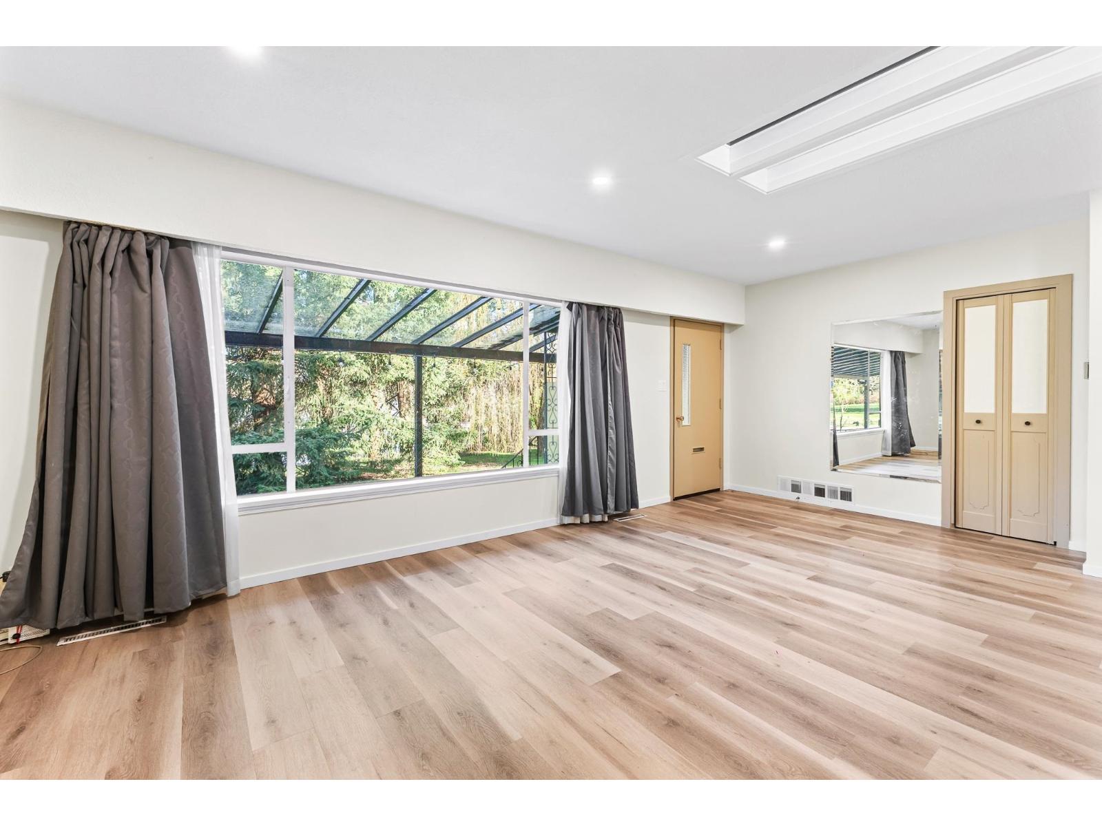 12930 Old Yale Road, Surrey, British Columbia  V3T 3B7 - Photo 6 - R3102753