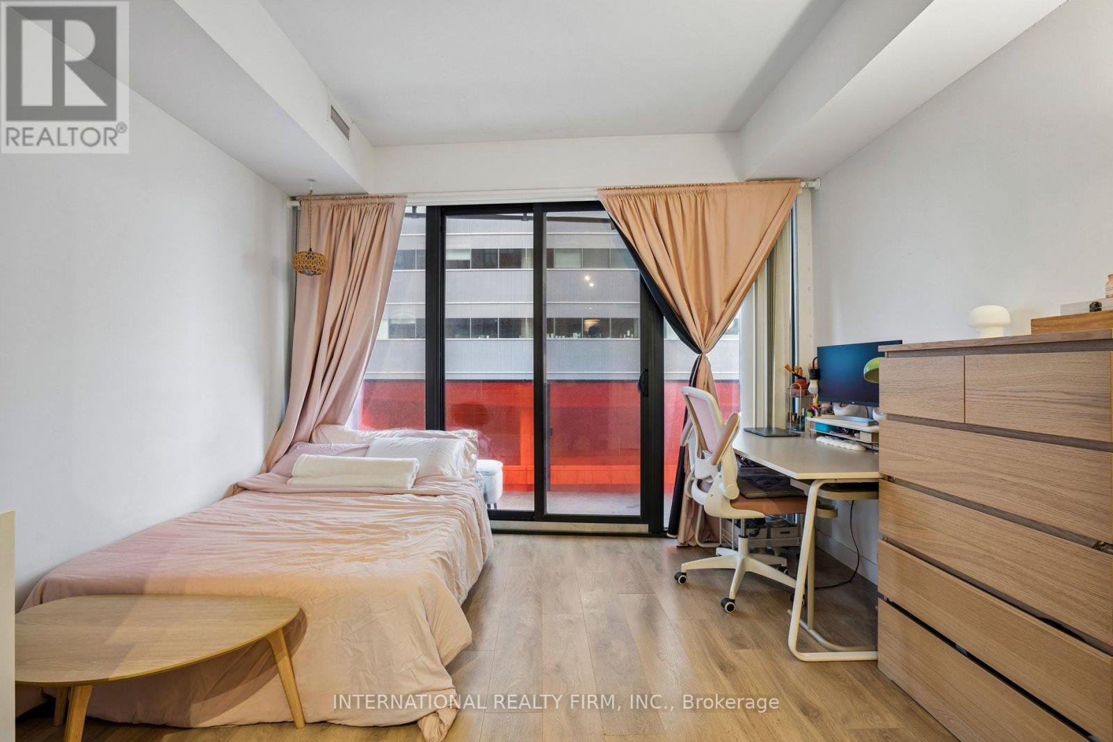 1307 - 215 Queen Estates W, Toronto, Ontario  M5V 0P5 - Photo 12 - C12912584