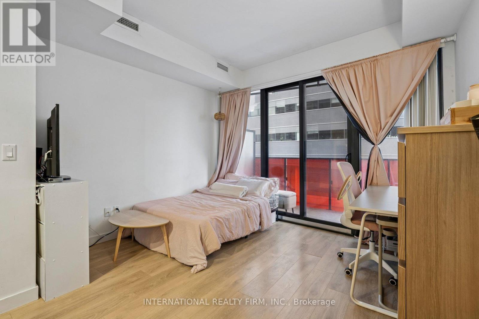 1307 - 215 Queen Estates W, Toronto, Ontario  M5V 0P5 - Photo 13 - C12912584