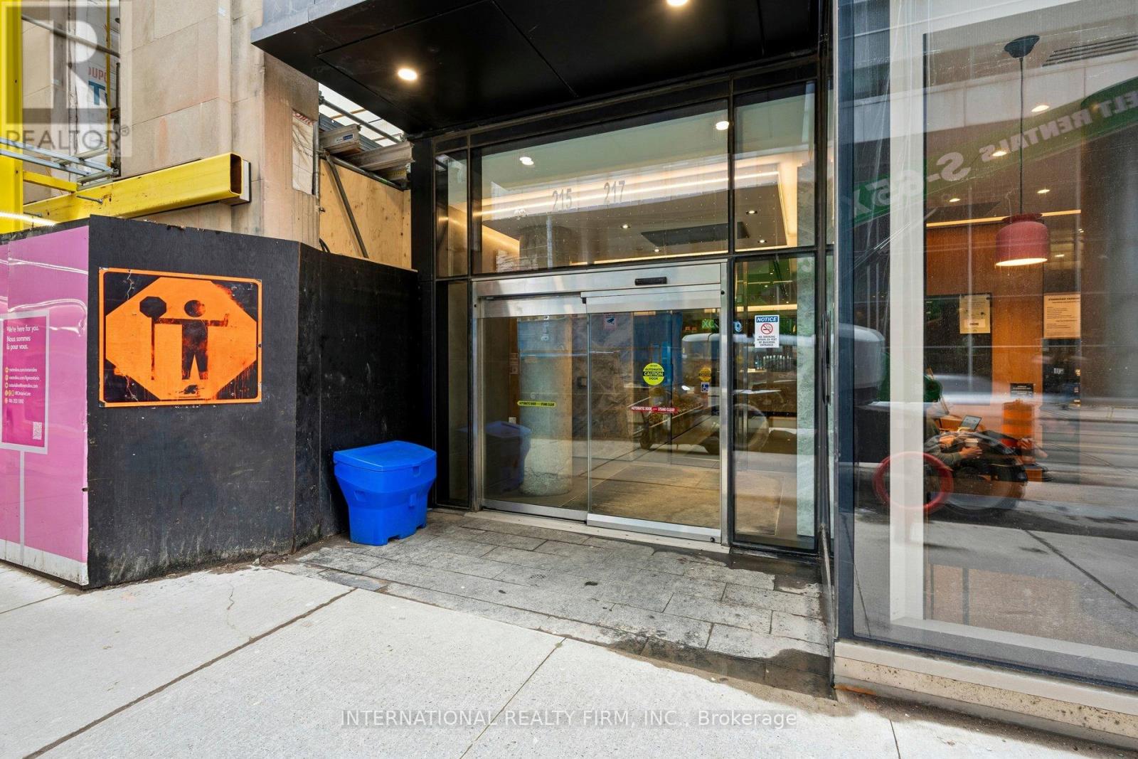 1307 - 215 Queen Estates W, Toronto, Ontario  M5V 0P5 - Photo 21 - C12912584