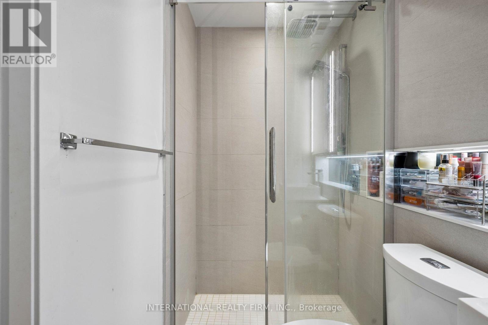 1307 - 215 Queen Estates W, Toronto, Ontario  M5V 0P5 - Photo 9 - C12912584