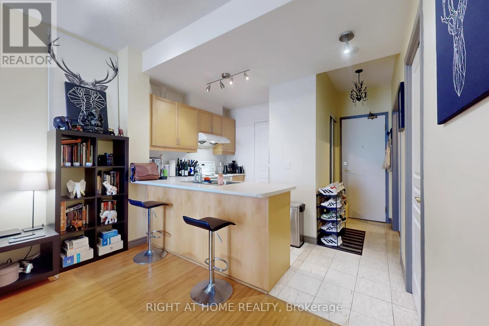 711 - 28 Byng Avenue, Toronto (Willowdale East), Ontario  M2N 7H4 - Photo 12 - C12912610