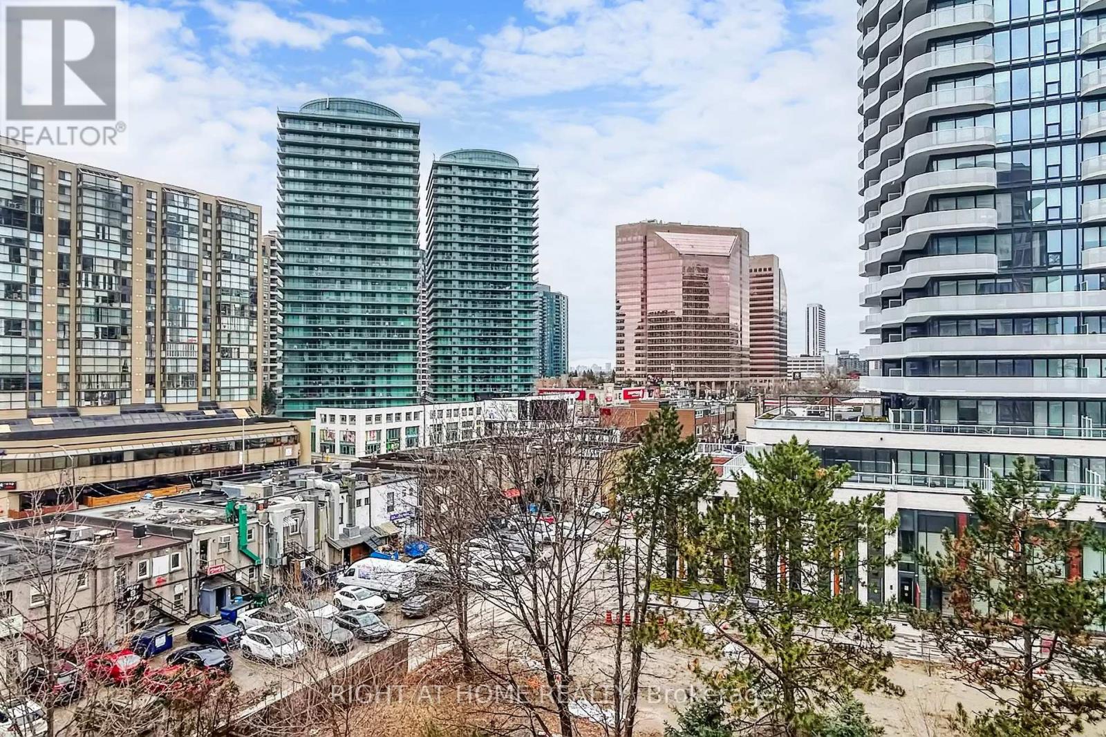 711 - 28 Byng Avenue, Toronto (Willowdale East), Ontario  M2N 7H4 - Photo 25 - C12912610