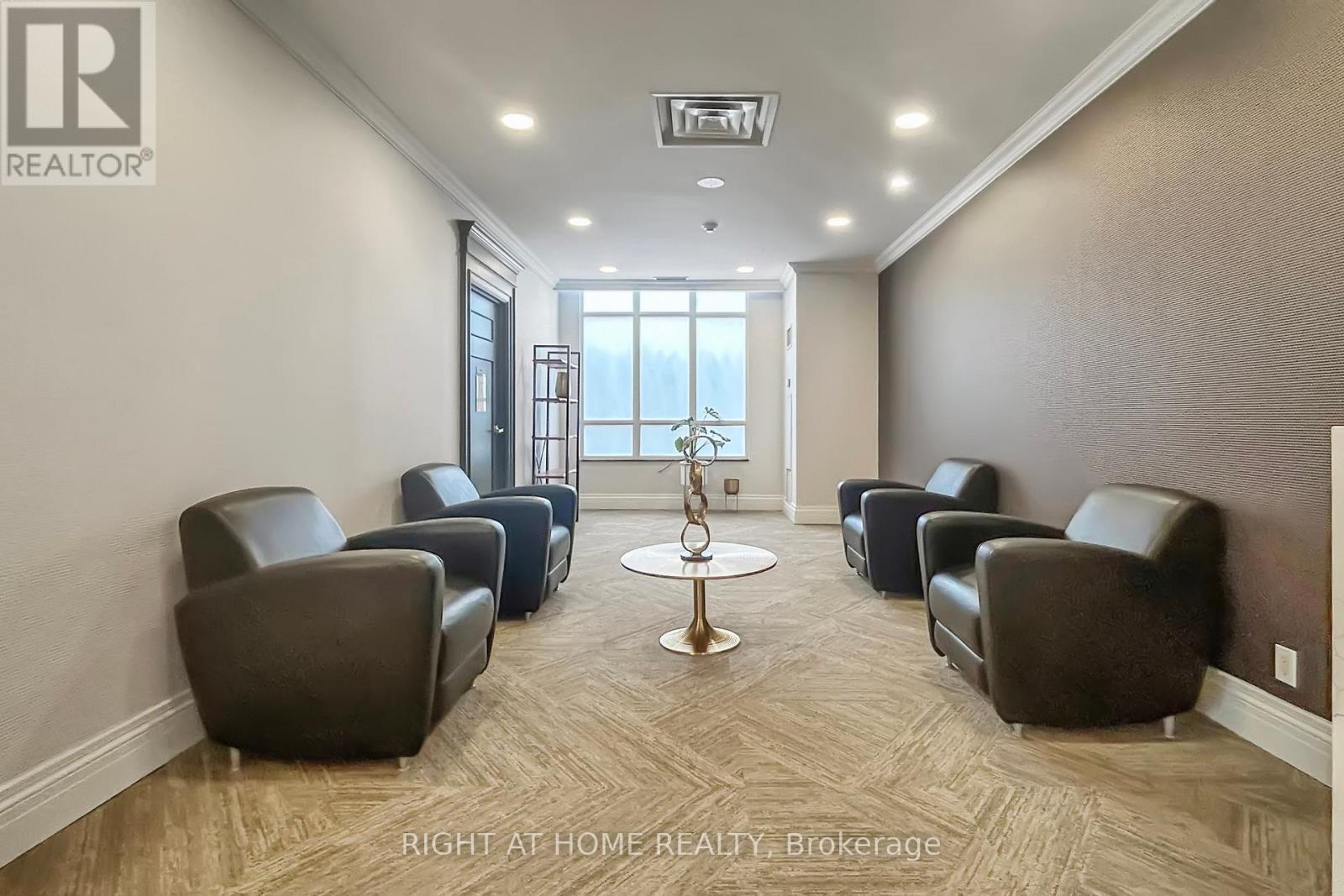 711 - 28 Byng Avenue, Toronto (Willowdale East), Ontario  M2N 7H4 - Photo 6 - C12912610