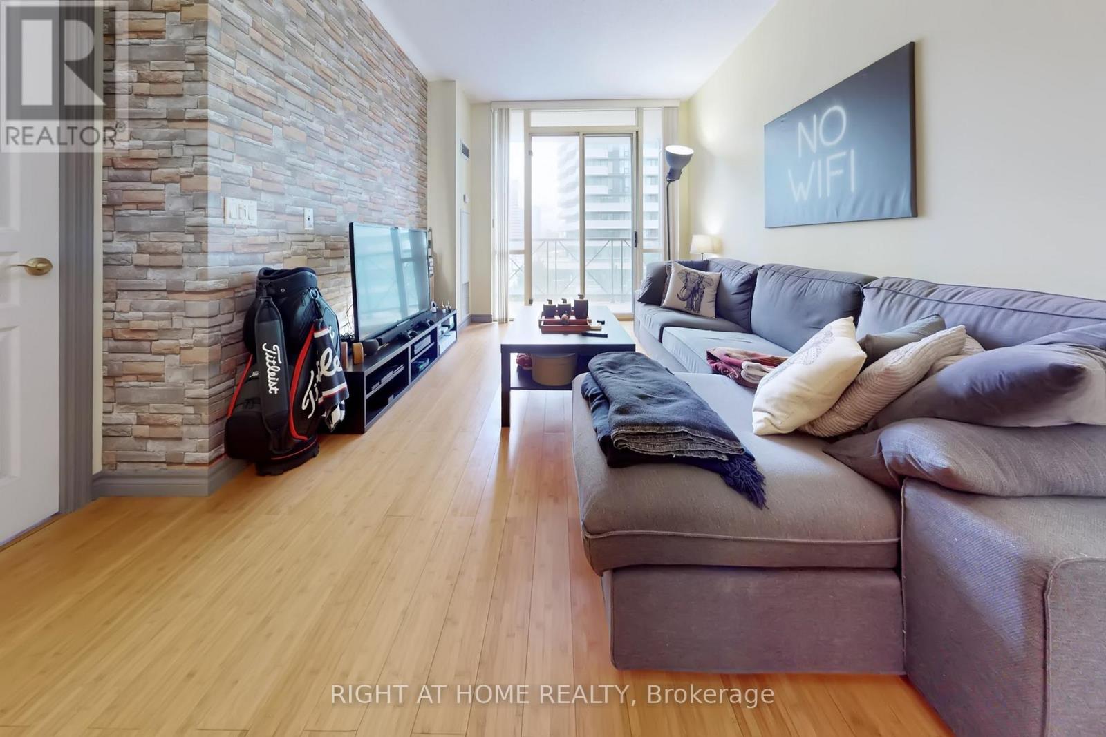 711 - 28 Byng Avenue, Toronto (Willowdale East), Ontario  M2N 7H4 - Photo 9 - C12912610