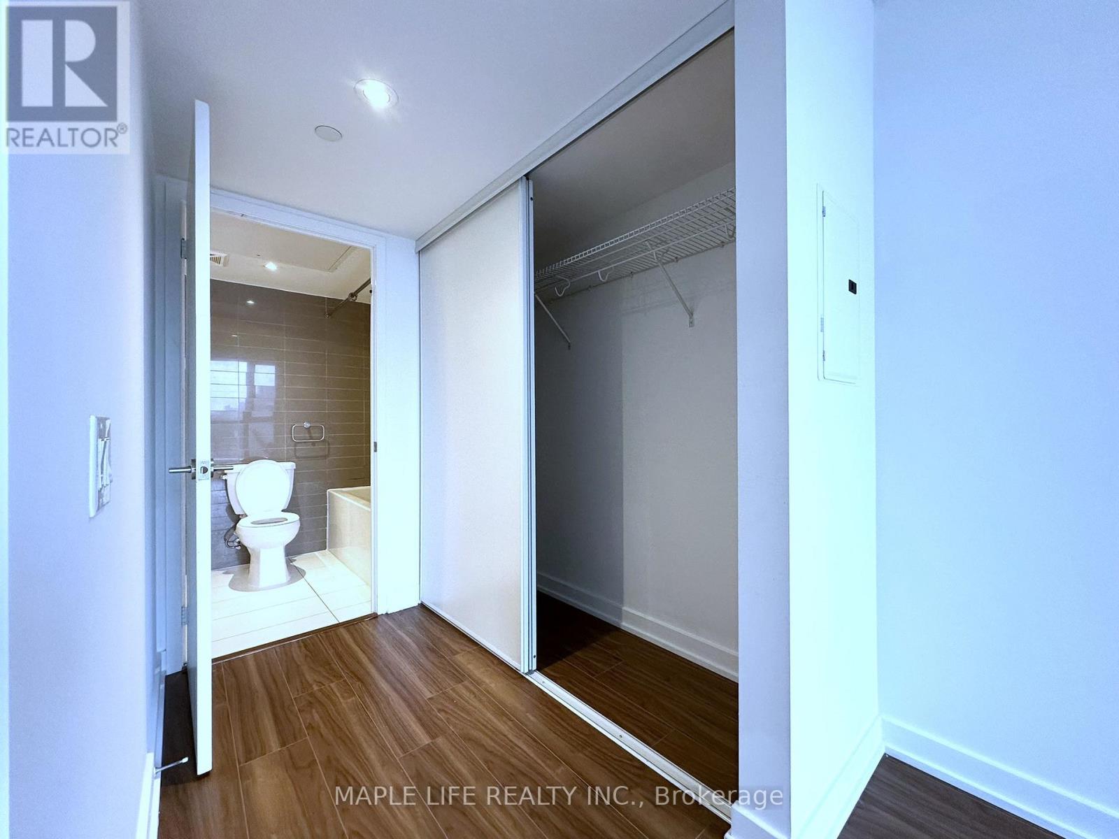 1111 - 85 Queens Wharf Road, Toronto, Ontario  M5V 0J9 - Photo 10 - C12912638