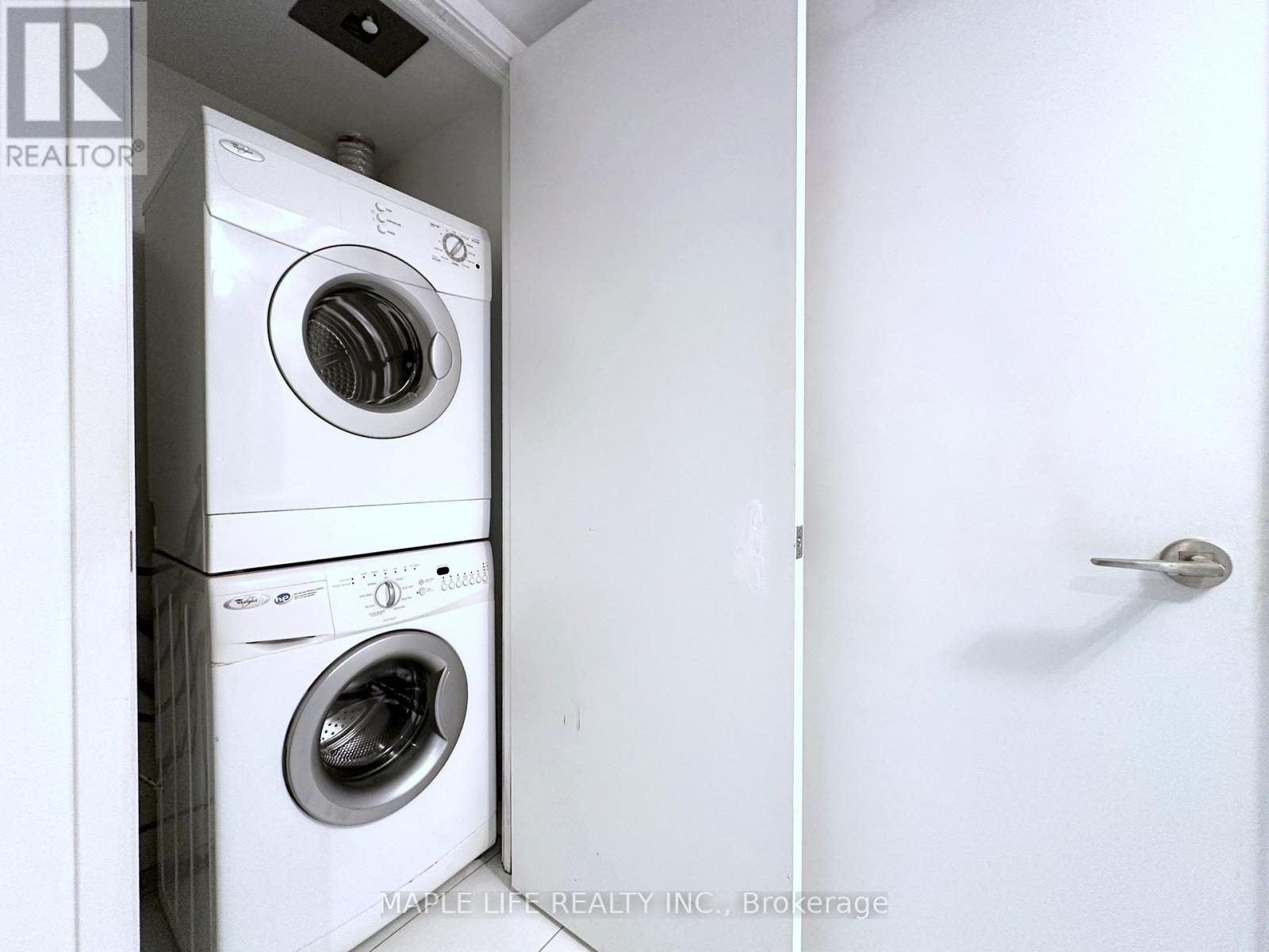 1111 - 85 Queens Wharf Road, Toronto, Ontario  M5V 0J9 - Photo 12 - C12912638