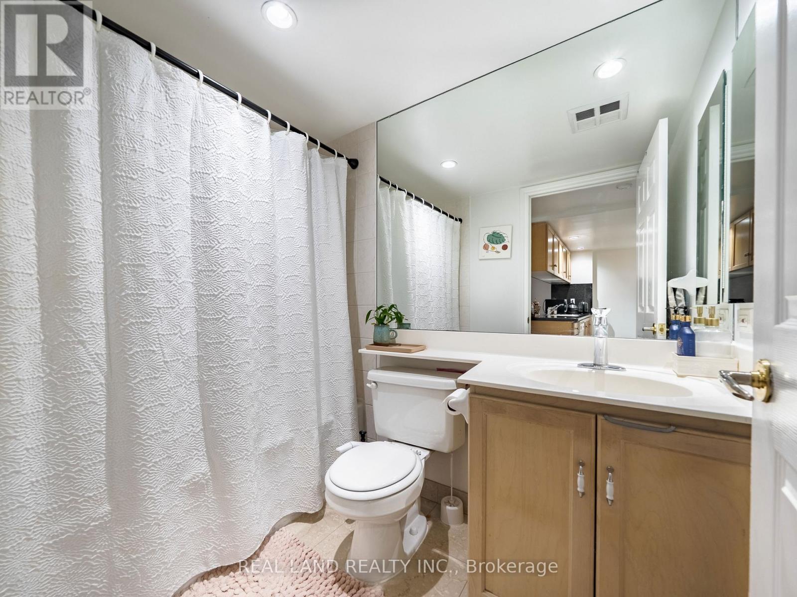 1221 - 168 Simcoe Street, Toronto, Ontario  M5H 4C9 - Photo 11 - C12912640