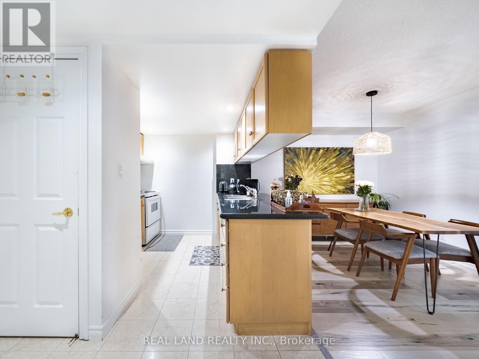 1221 - 168 Simcoe Street, Toronto, Ontario  M5H 4C9 - Photo 4 - C12912640